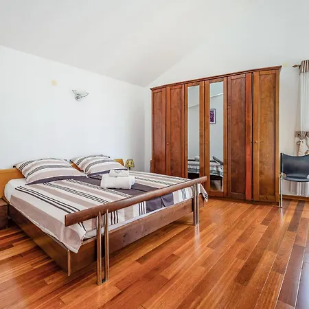 Stunning In דירה