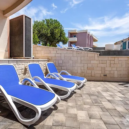 Stunning In * שיבניק