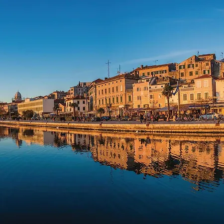 Stunning In Apartamento Šibenik